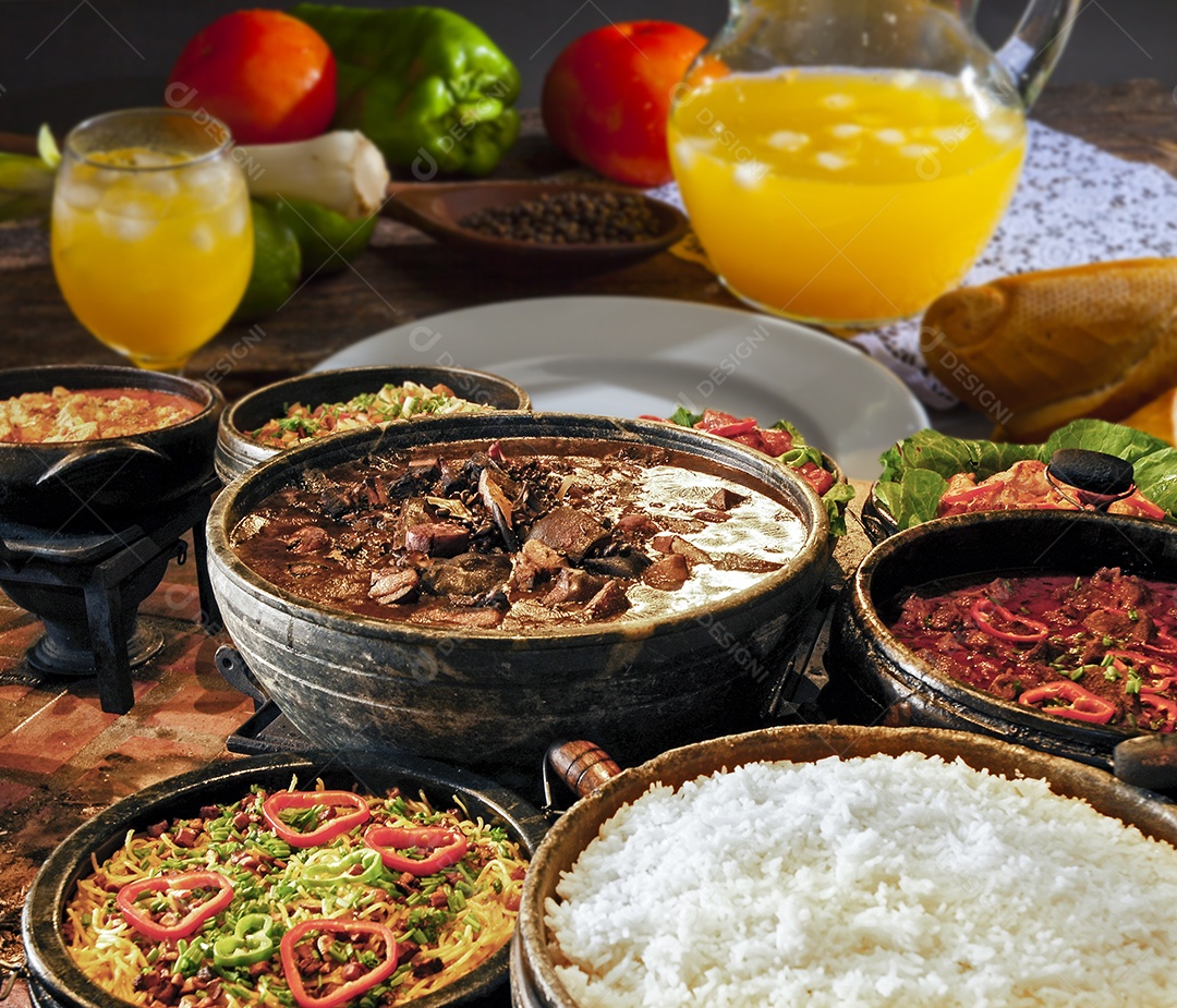 Feijoada com muita guarnições