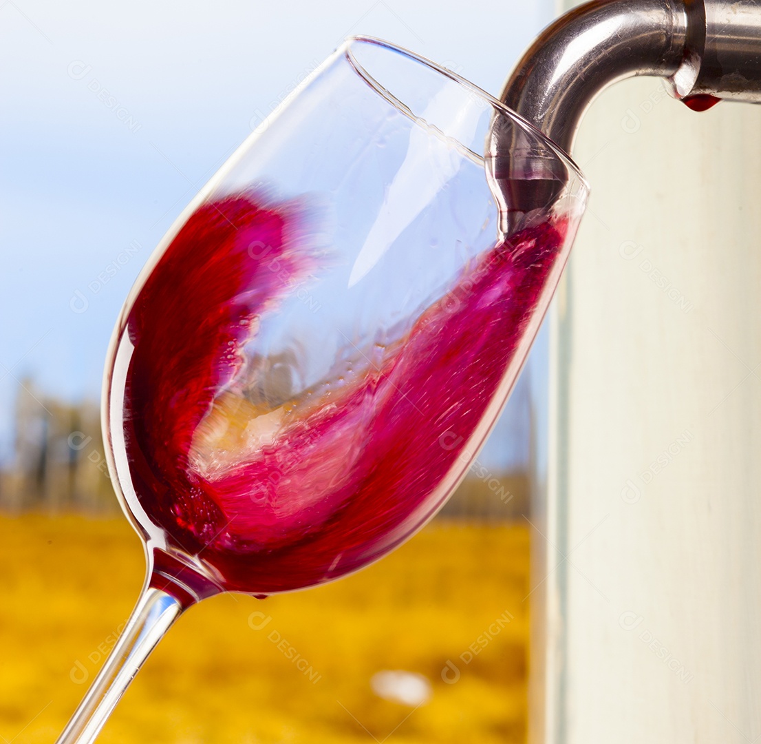 Torneira barril vidro vinho tinto