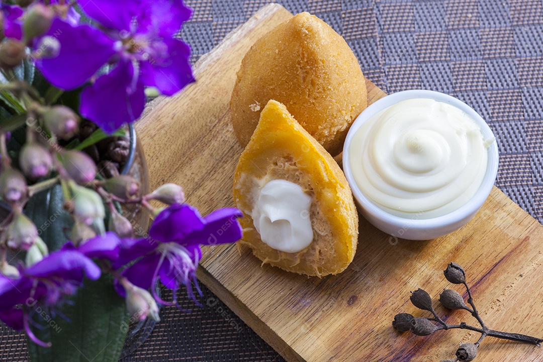 Coxinha de frango com catupiry