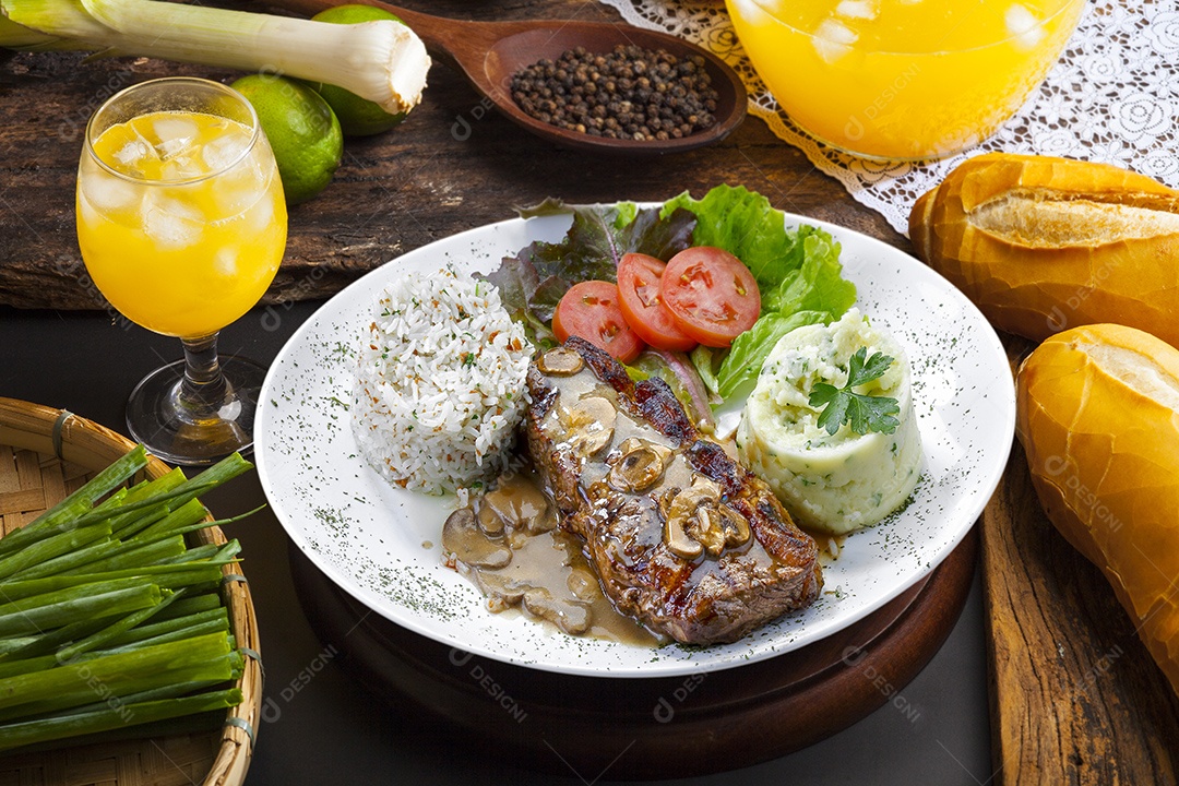Rosbife com legumes, cogumelos e arroz