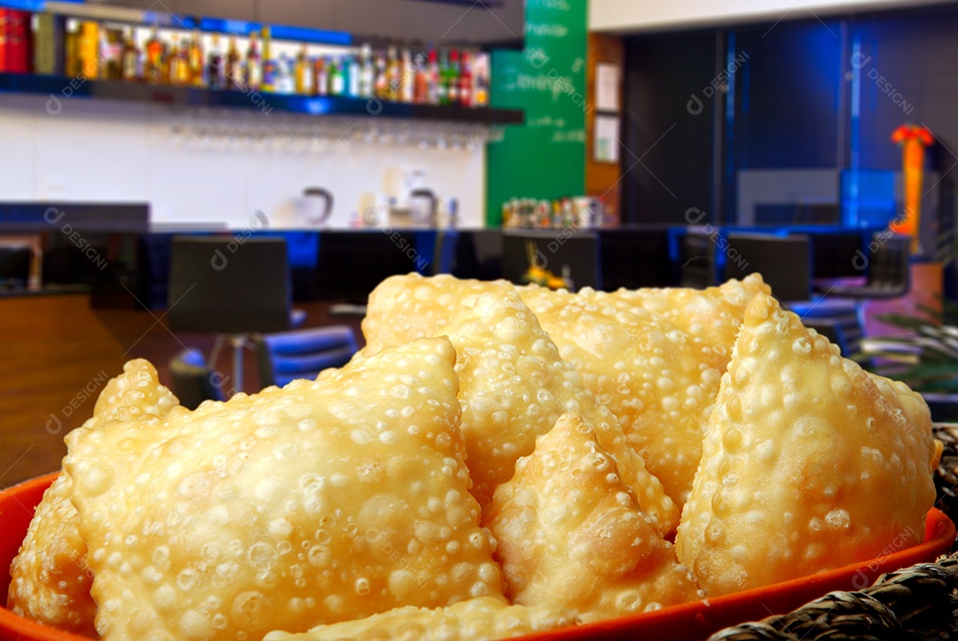 Pastéis de vento recheado