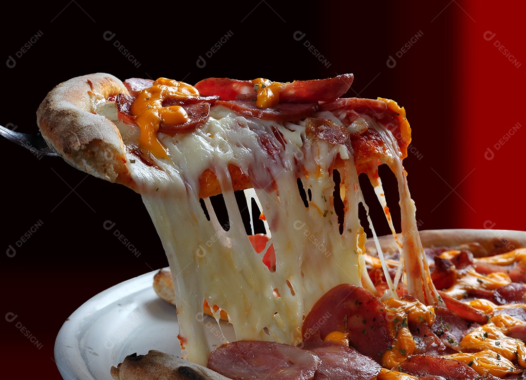 Fatia de queijo com calabresa e cheddar