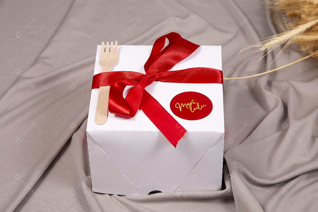 Caixa com bolo para comemorar dia dos pais