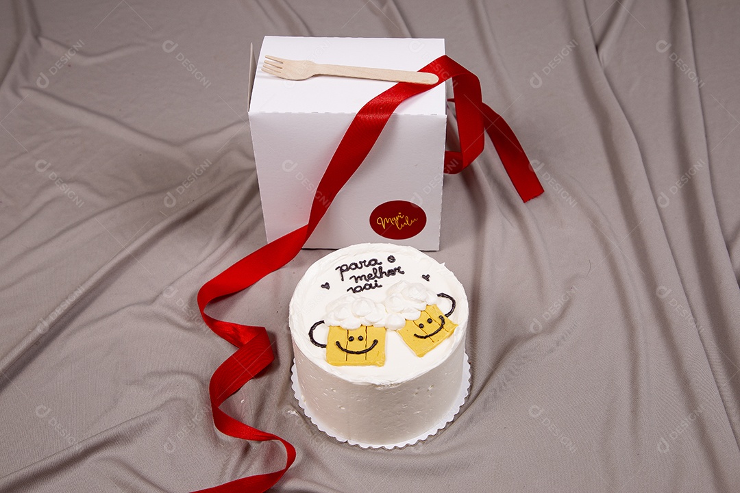 Caixa de bolo para presente de dia doa pais