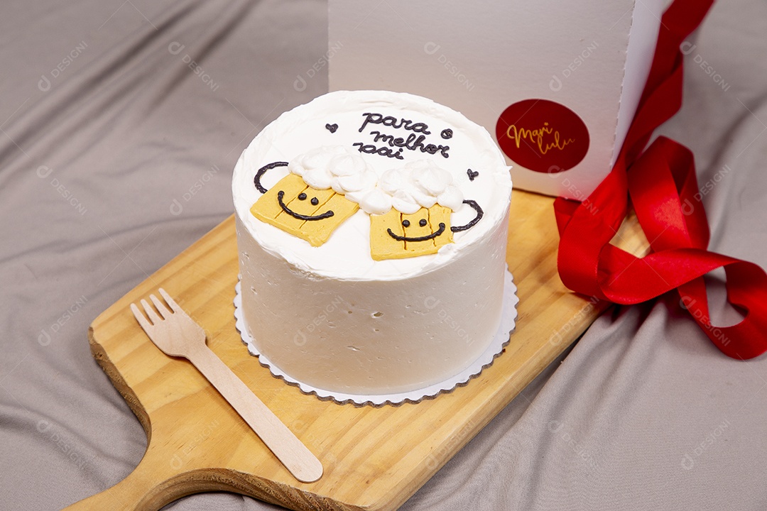 Caixa com bolo para comemorar dia dos pais