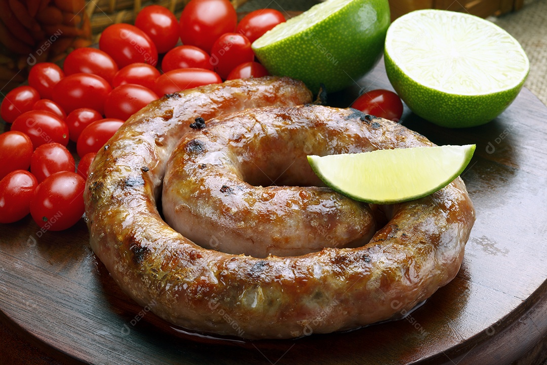 Salsicha assada com limão