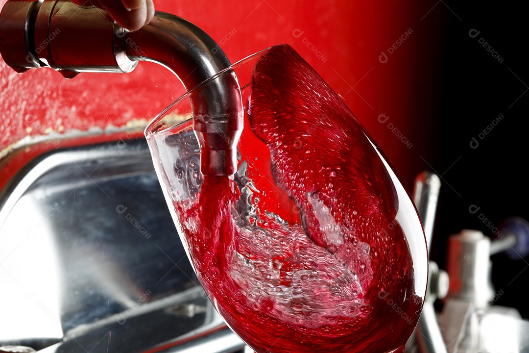 Vinho servido direto da vinícola.