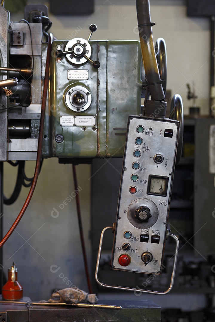 Painel de controle de aço