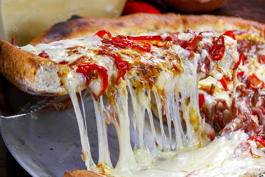 Fatia de pizza assada no forno