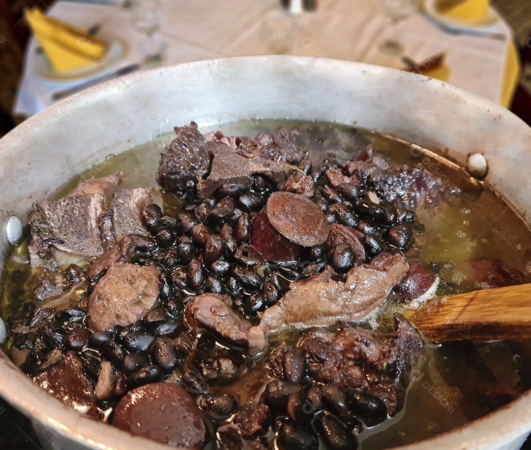 Feijoada completa um fogão