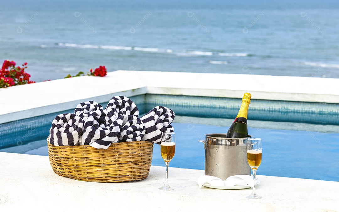 Arraial dajuda é um distrito do município brasileiro de Porto Seguro