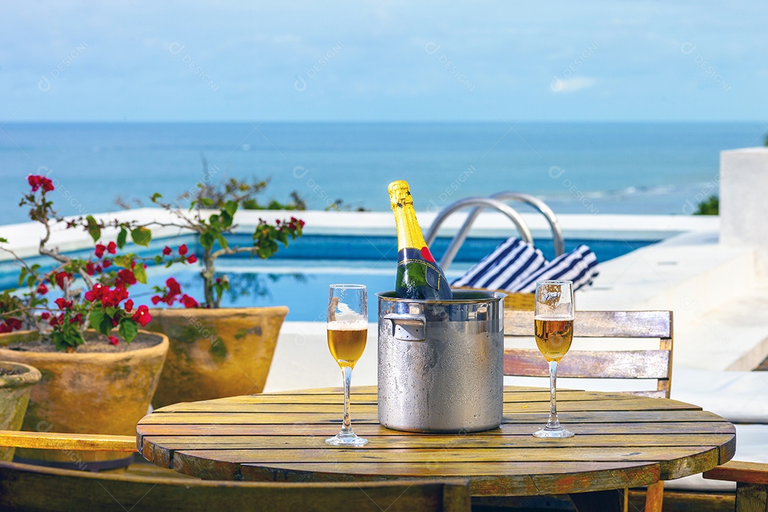 Arraial dajuda é um distrito do município brasileiro de Porto Seguro