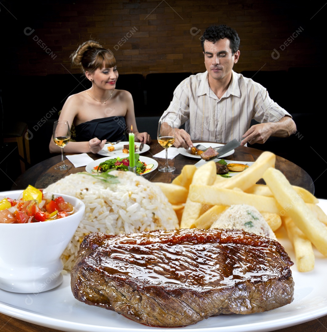 Farofa arroz batatas e carne assada