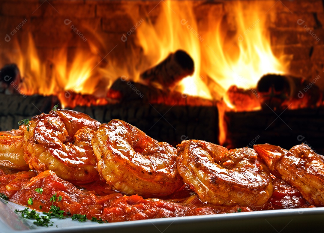 Camarão ao molho de tomates delicioso