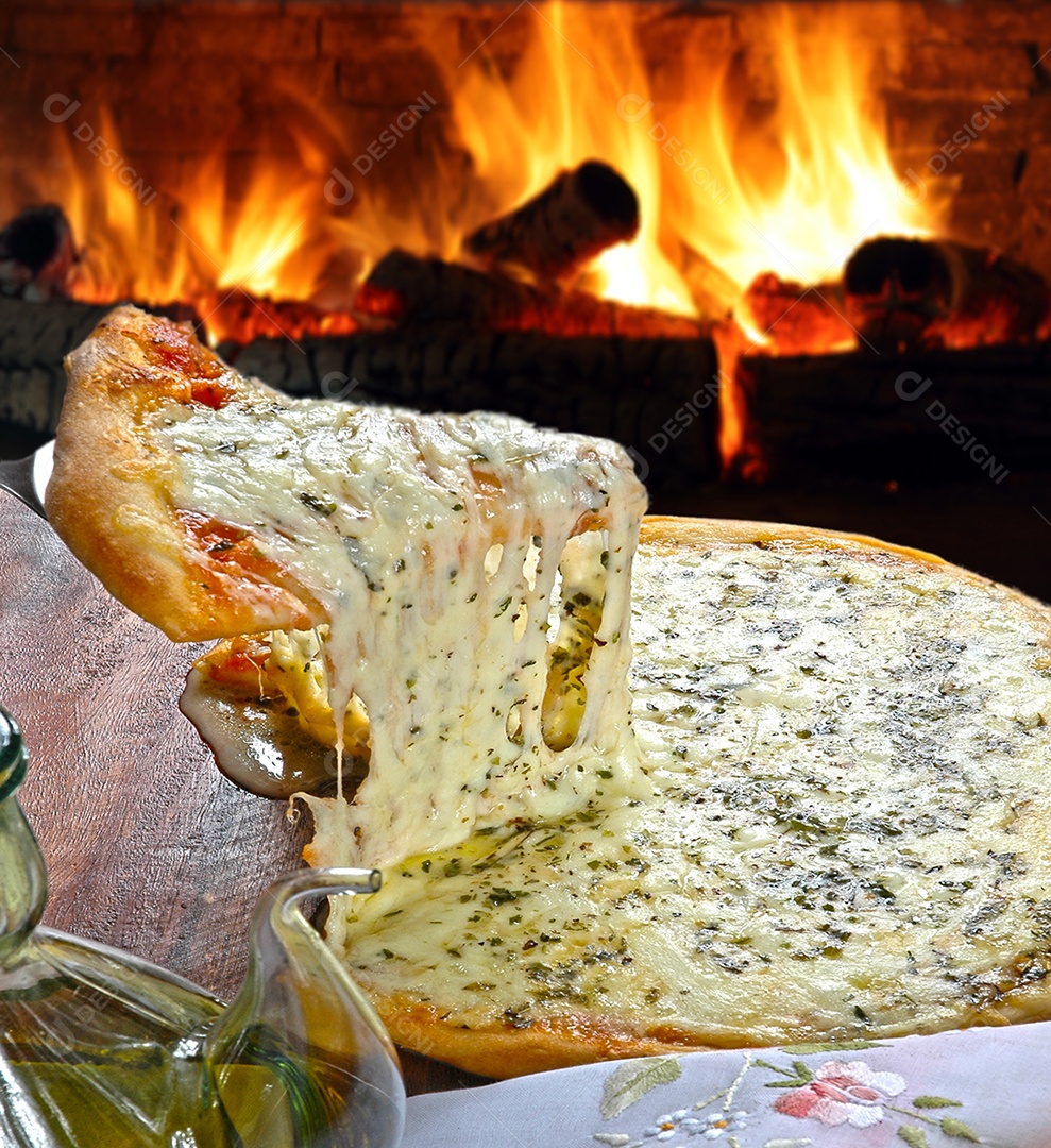 Fatia de pizza queijo derretido