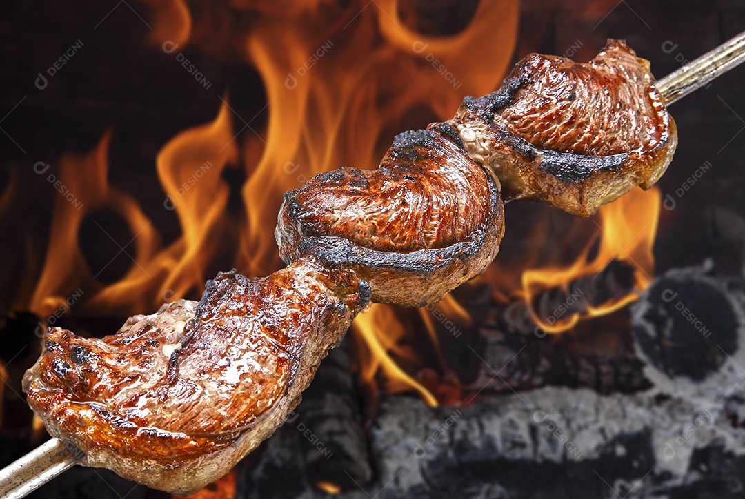 Espeto de picanha assado bem passado