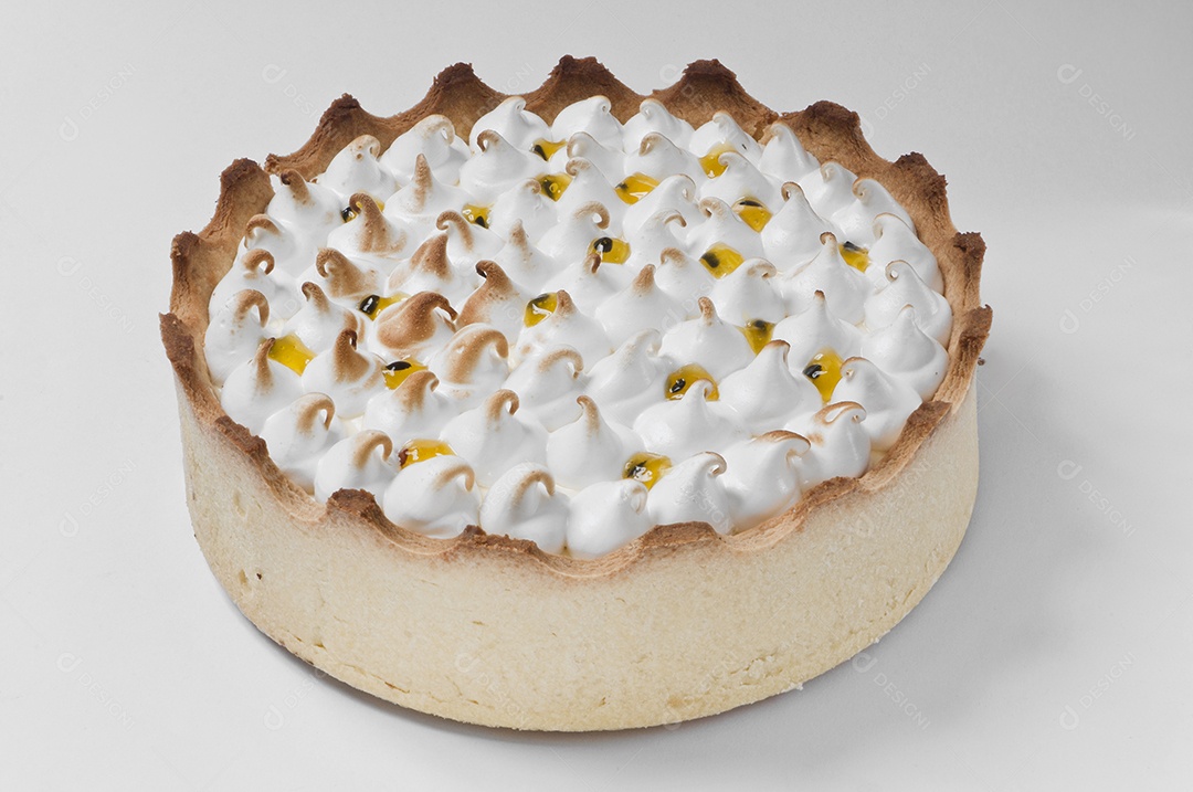 Bolo de maracujá com suspiro