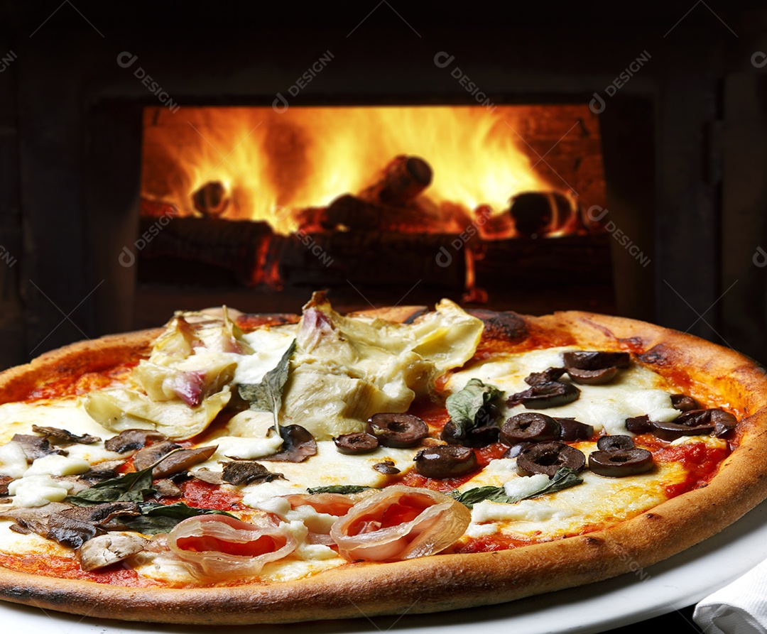 Pizza de folhas com azeitonas