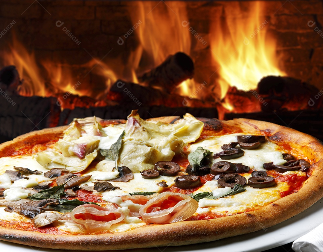 Pizza de azeitona e cogumelo