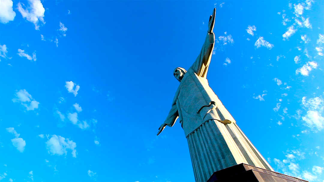 Escultura de Cristo redentor MOV