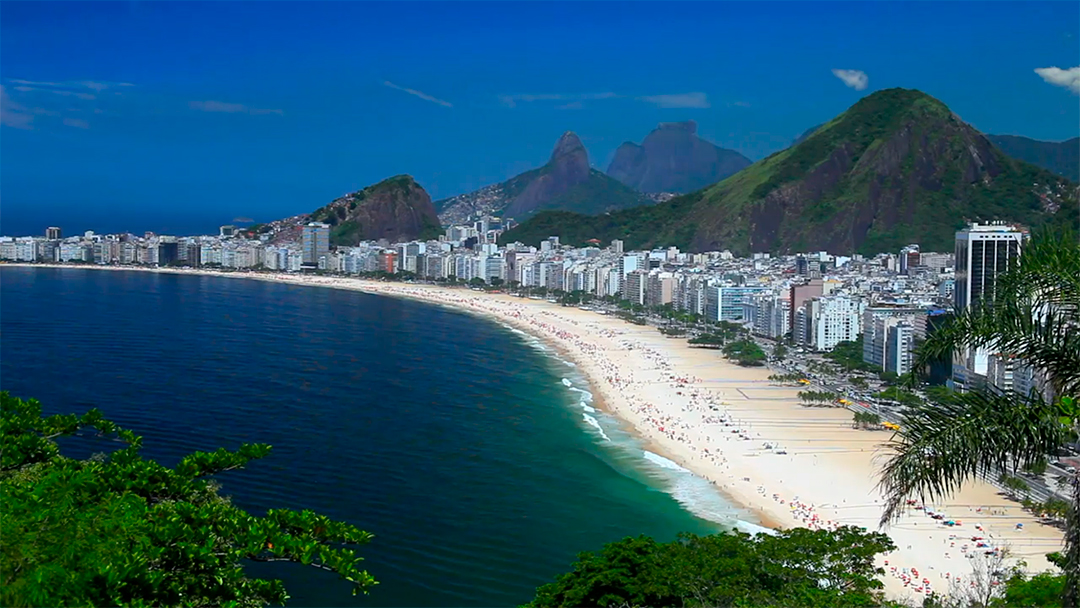 Linda paisagem cidade frente ao mar
