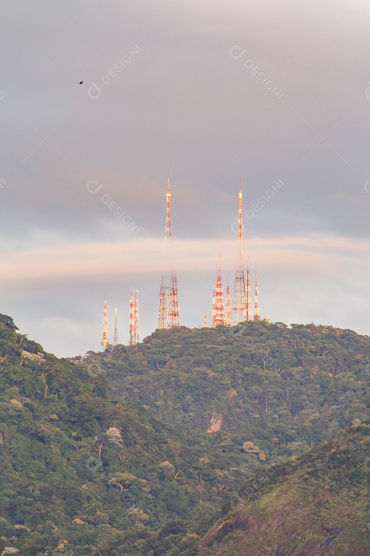 vista das antenas de sumaré no rio de Janeiro.