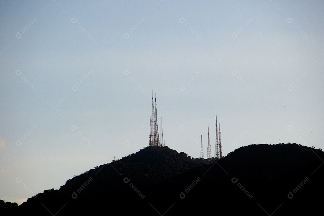 vista das antenas de sumare no rio de janeiro