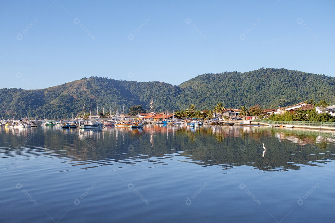 barcos no porto de paraty no Rio de Janeiro.