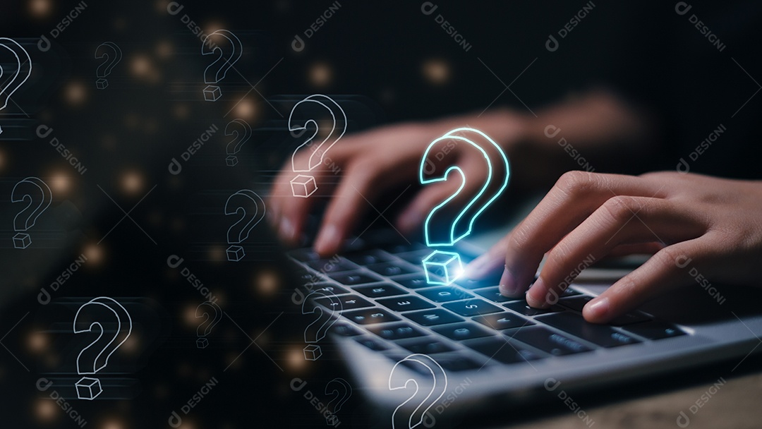 As mulheres respondem às perguntas dos clientes online e fazem perguntas e respostas.