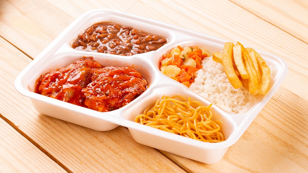 Deliciosa quentinha de carne a parmegiana