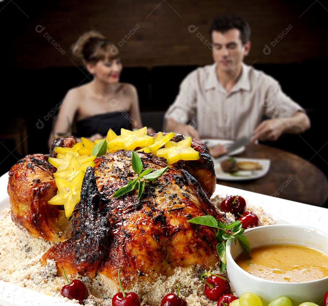 Frango assado na farofa e molho