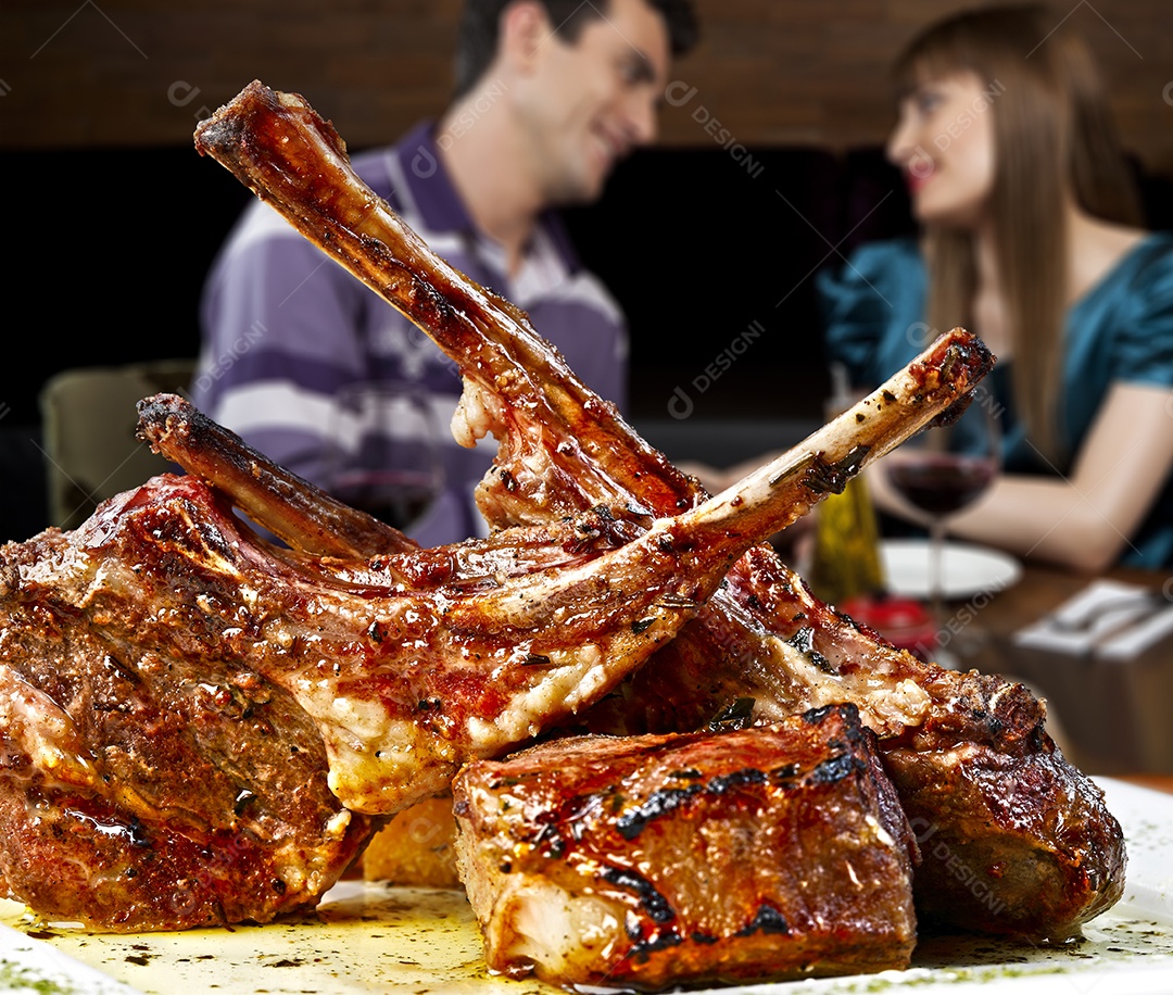 Costela assada ao molho barbecue