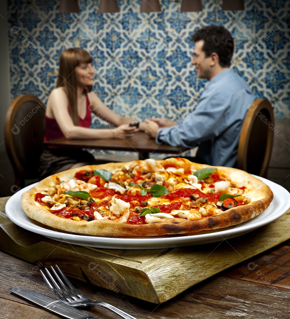 Pizza de camarão e molho