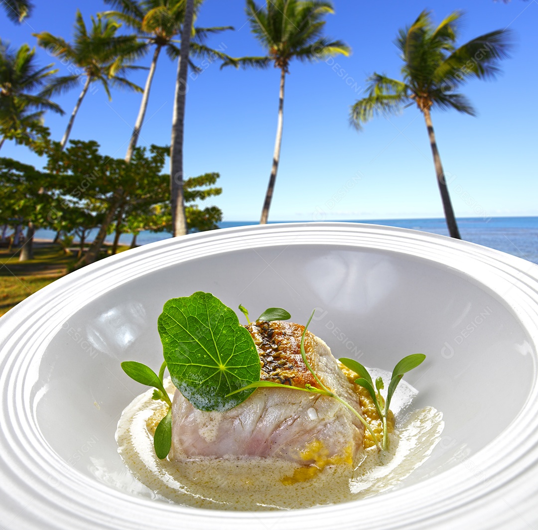 Filé de peixe ao molho e ervas