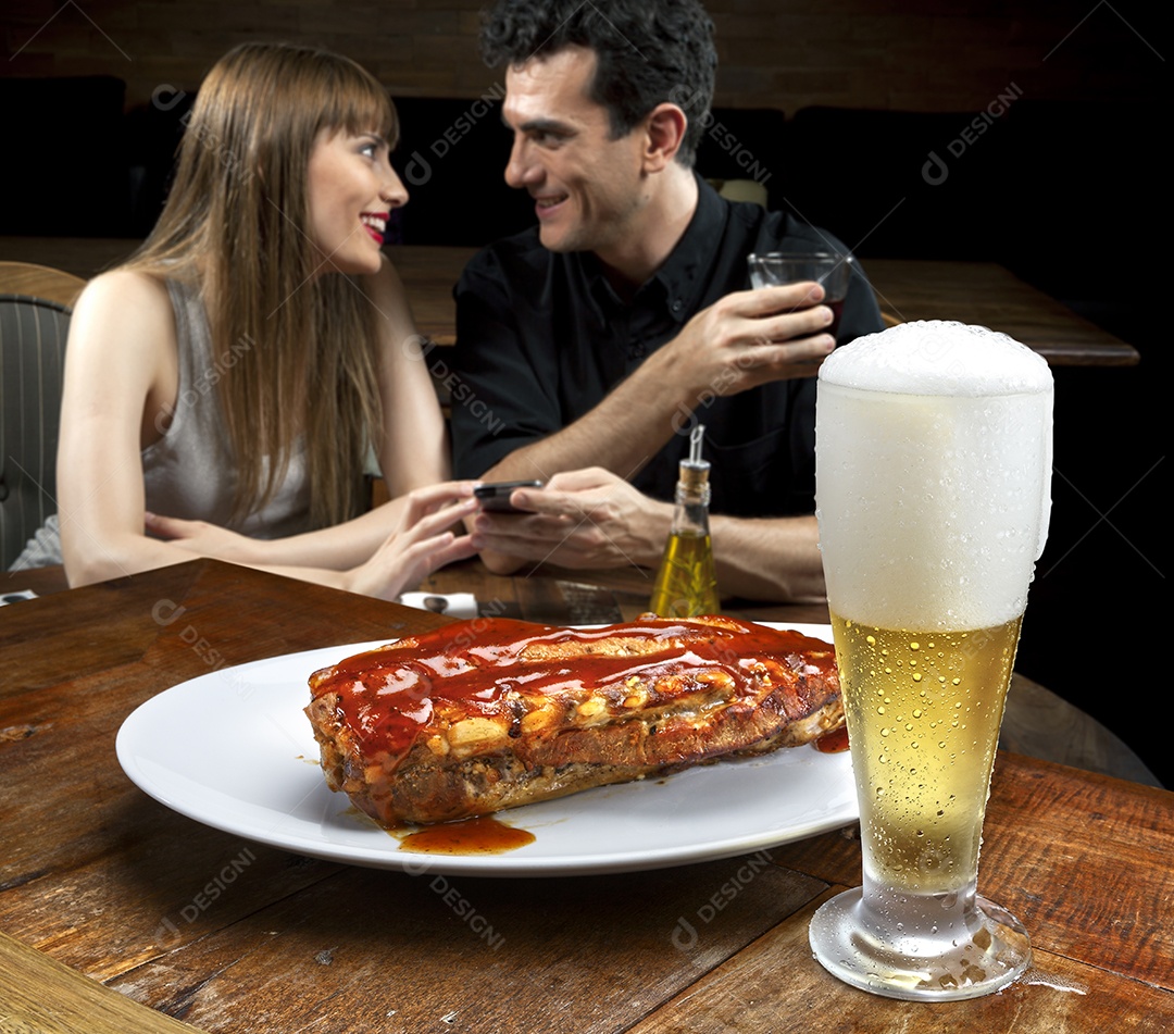 Costela assada com copo de cerveja