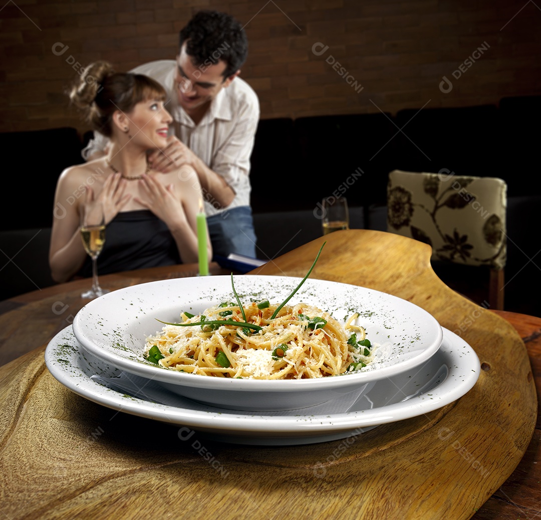 Macarrão ao molho branco e queijo                                                                                                                                                                                                                          