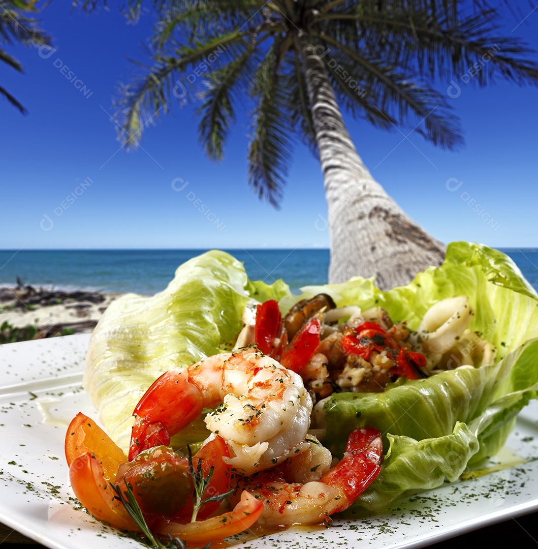 Salada com camarão grelhado
