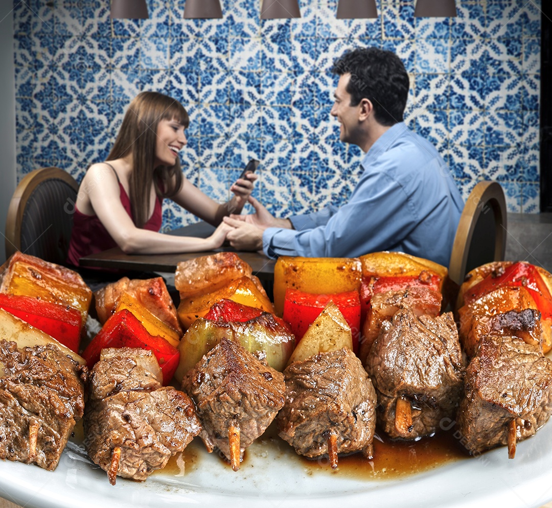 Espetinho de carne com legume