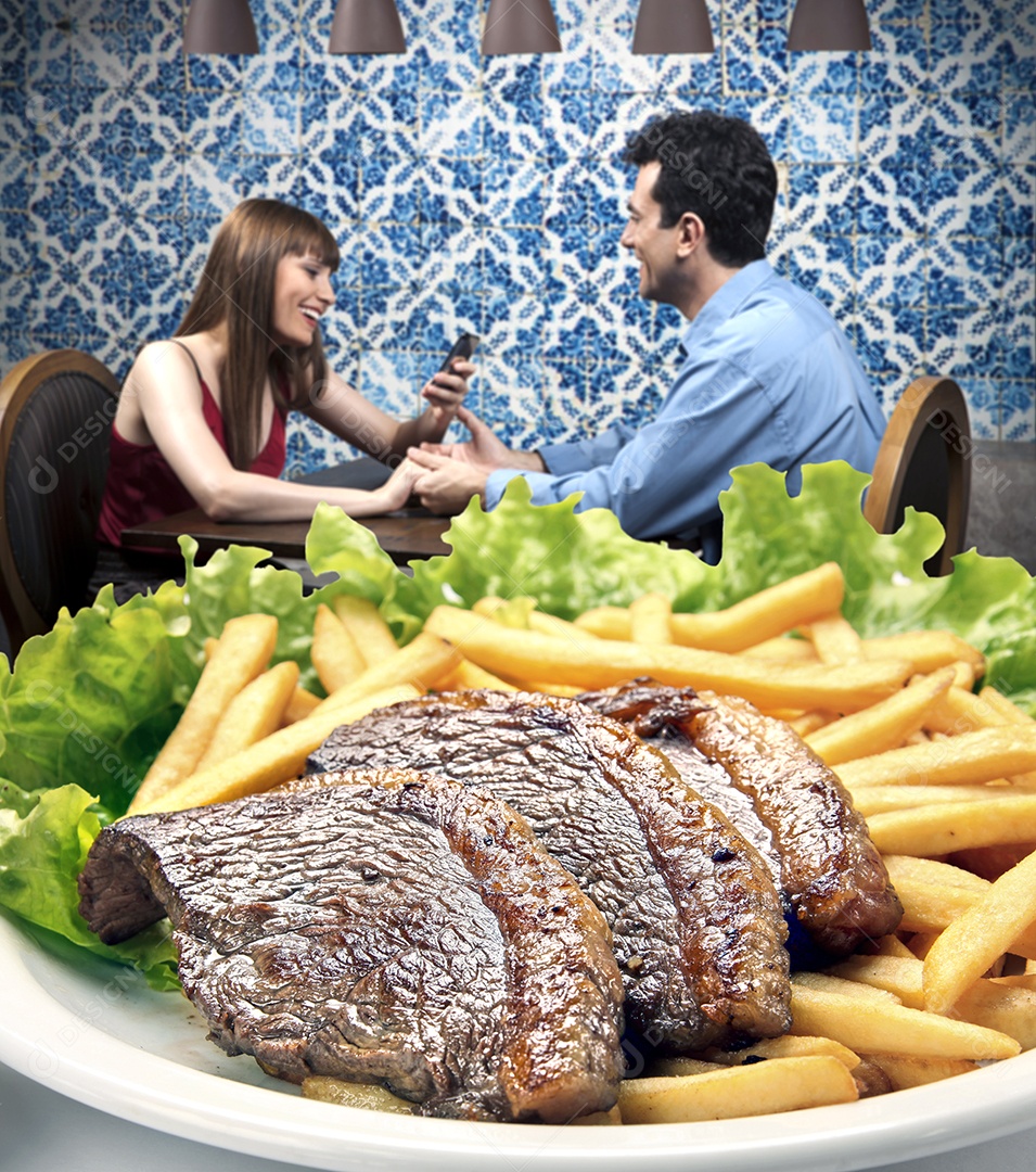 Picanha assada com batatas frita e alface