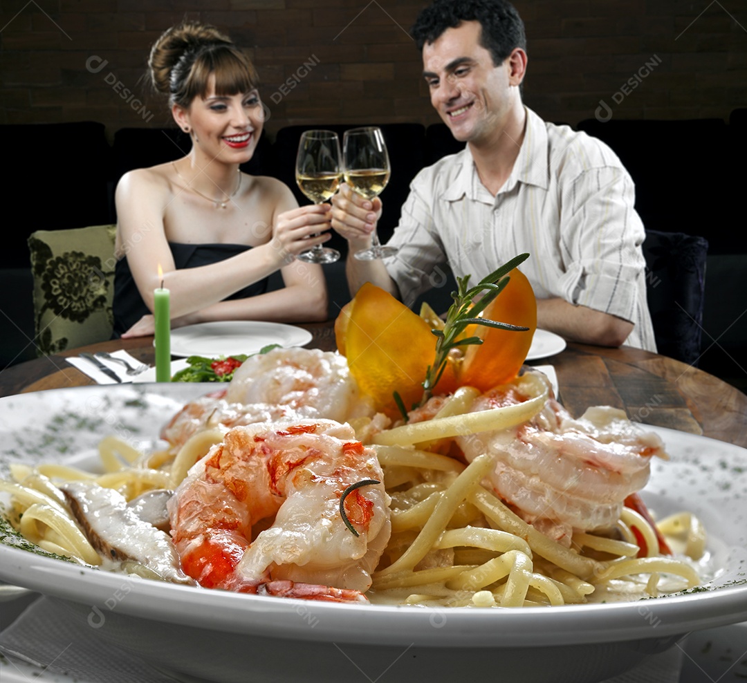 Camarão com macarrão ao molho branco