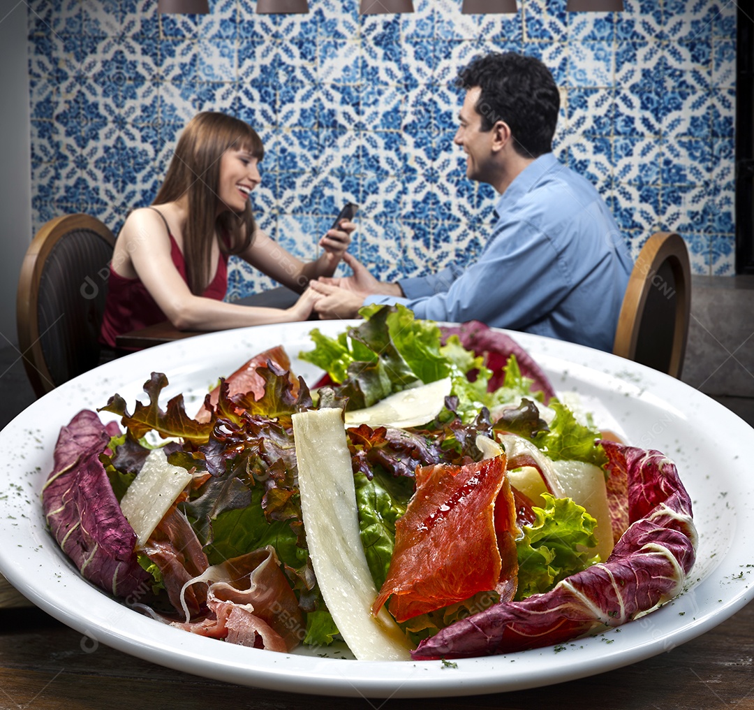 Salada de parma com queijos e hortaliças