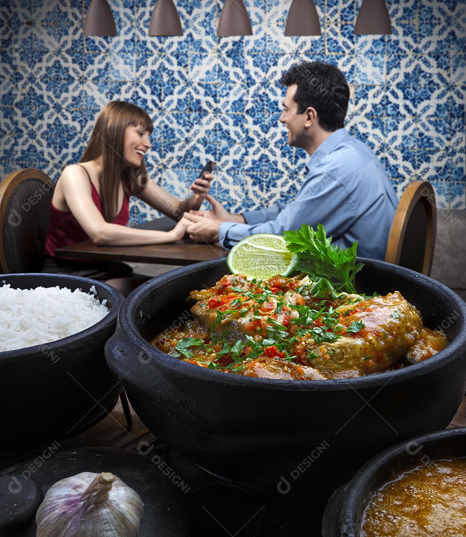 Moqueca de peixe com temperos e limão