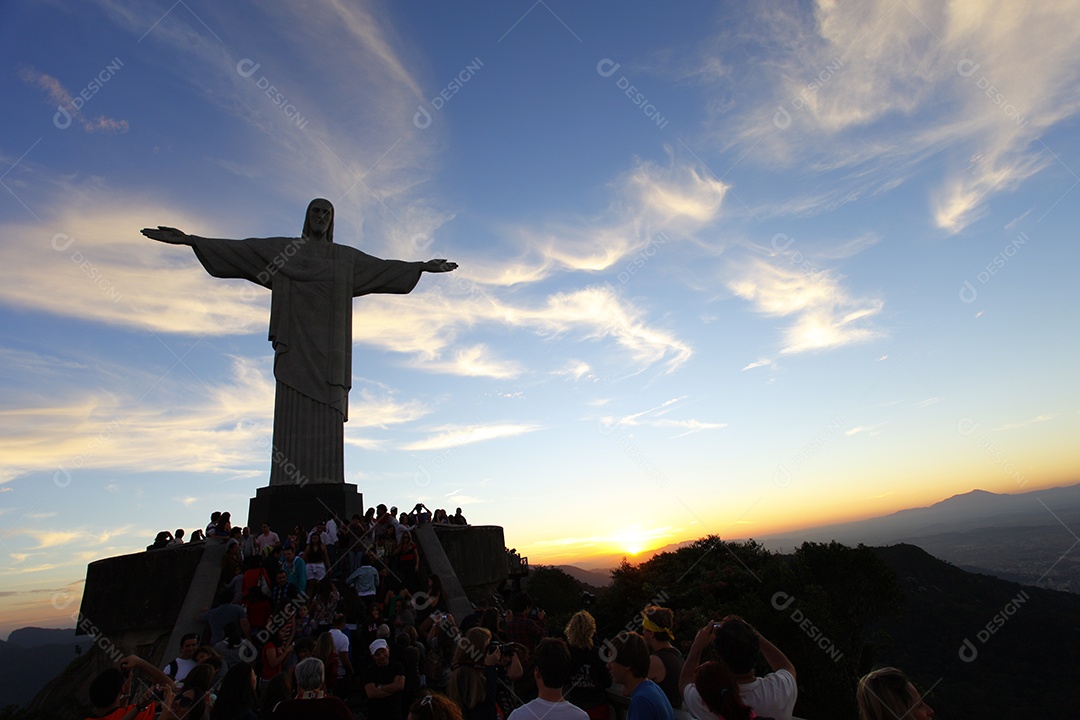 Cristo redentor monumento cheio de turista