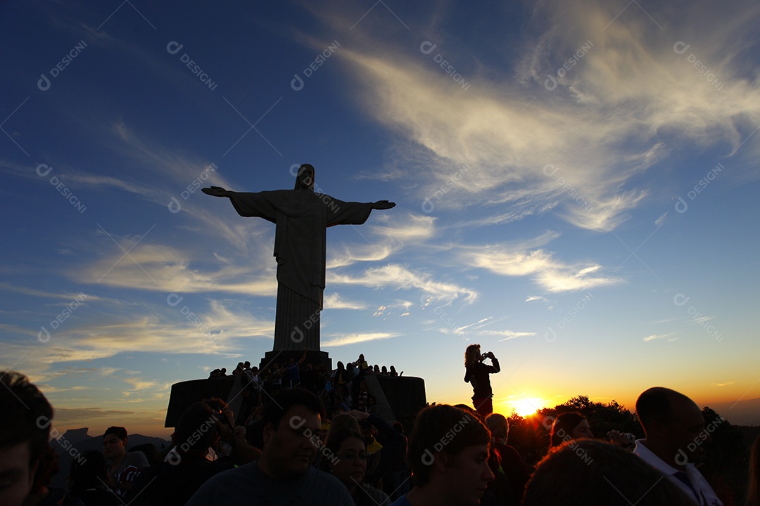 Cristo redentor monumento cheio de turista