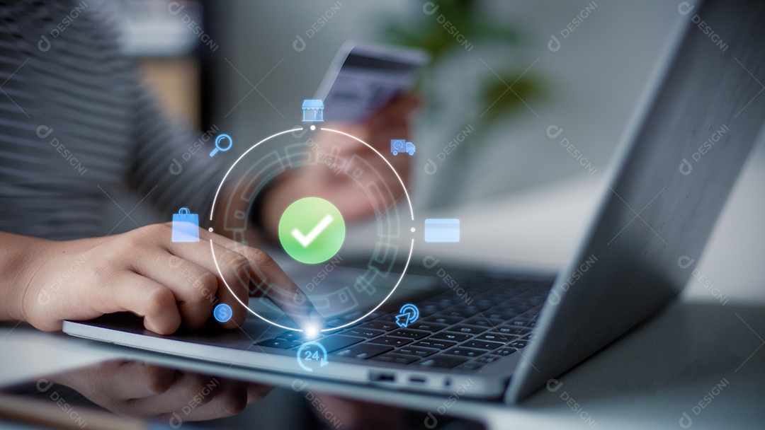 As mulheres usam um laptop para pagamentos online, serviços bancários e compras online.