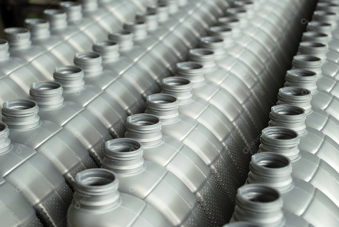 Oleo lubrificante em esteira