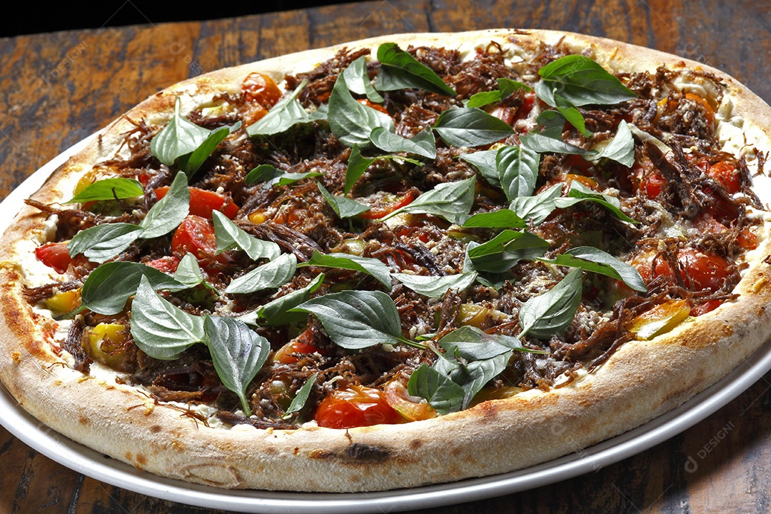 Deliciosa pizza sobre a mesa