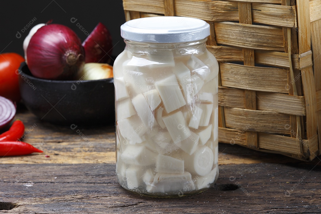 Pote de palmito em conserva