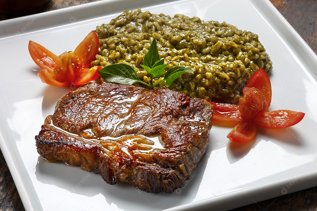 bife grelhado com risoto