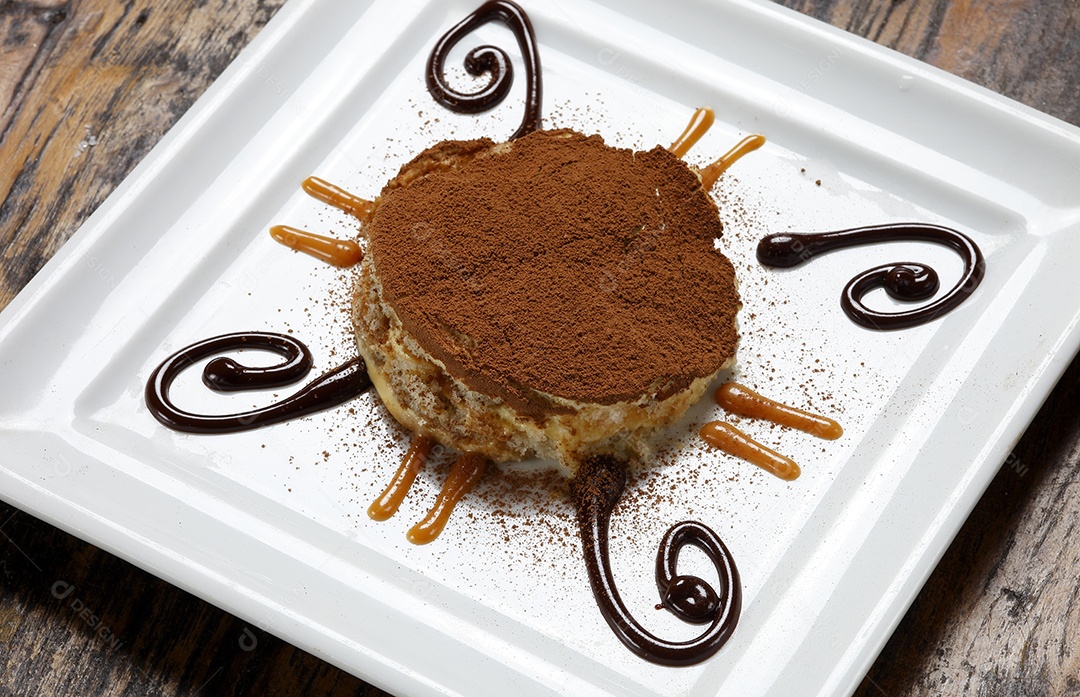 Deliciosa sobremesa recheada com cacau em pó